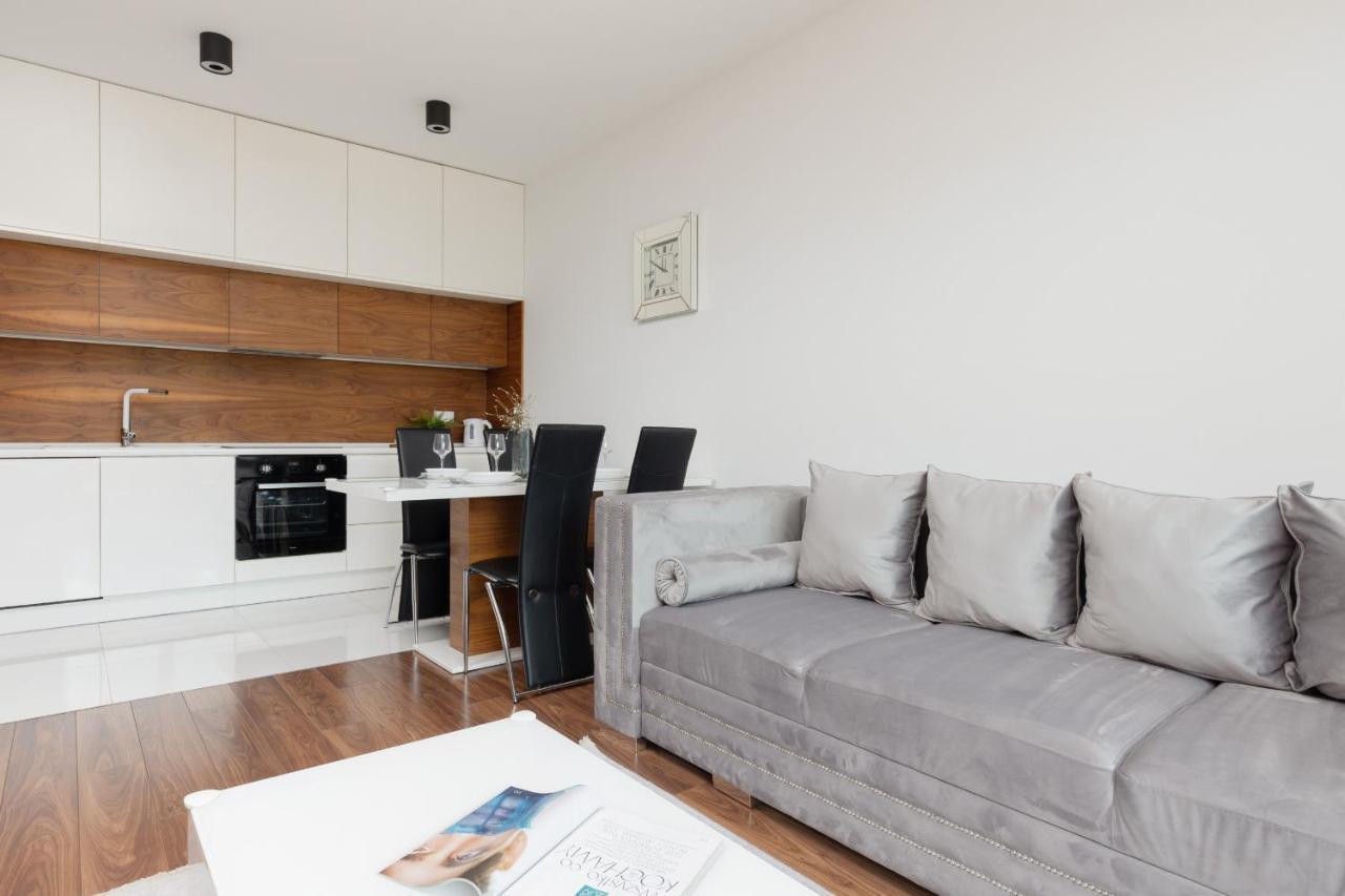 Glamorous Wilanow Apartment By Renters ワルシャワ エクステリア 写真