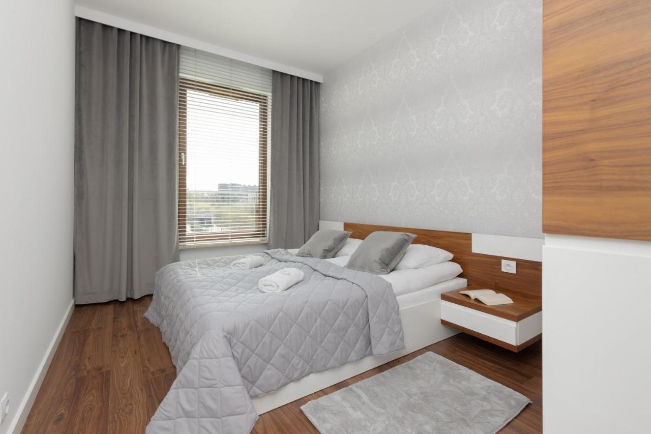 Glamorous Wilanow Apartment By Renters ワルシャワ エクステリア 写真